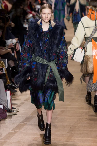 Look 14